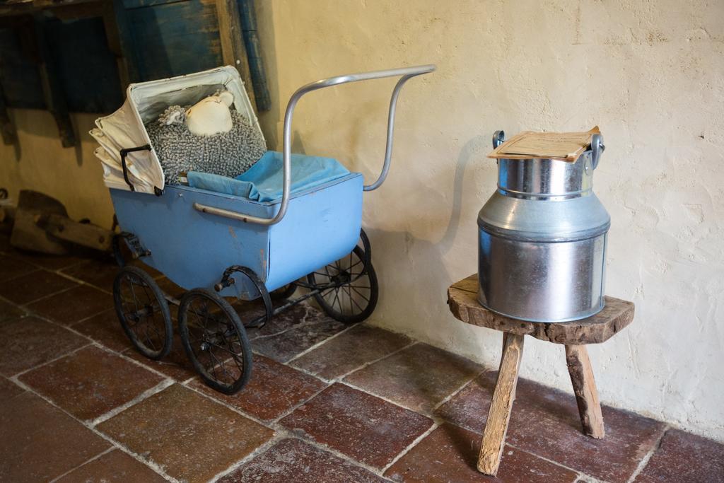 Au Mas Des Calmettes Bed and Breakfast Parisot  Exterior foto