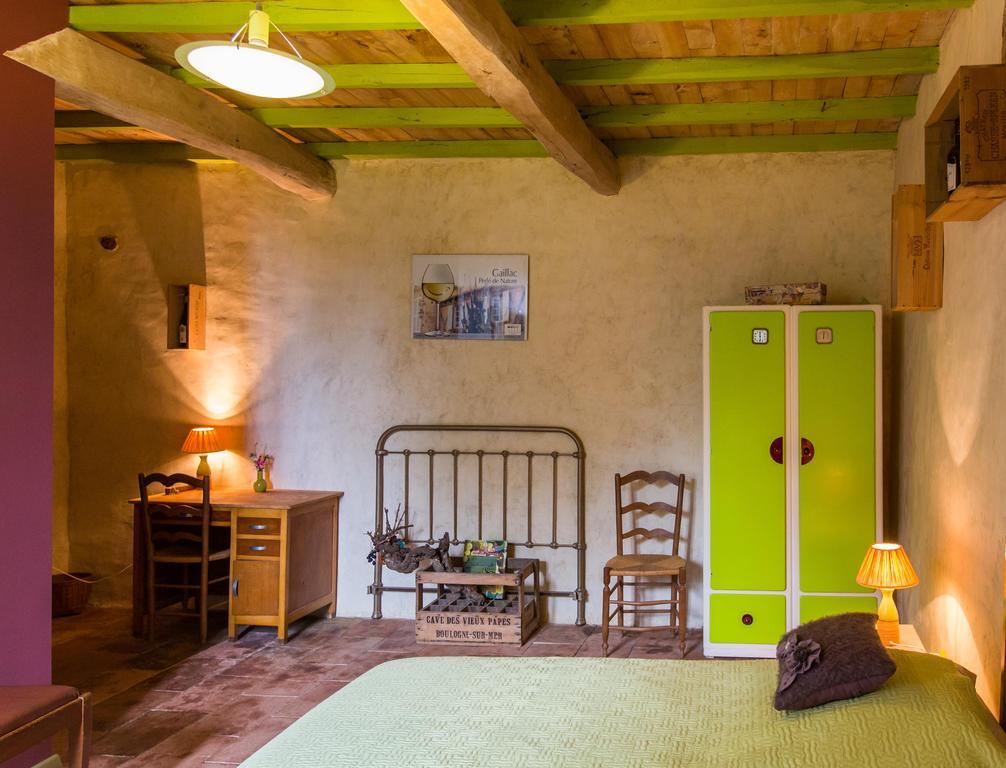 Au Mas Des Calmettes Bed and Breakfast Parisot  Exterior foto
